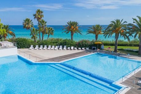 Italia Sardegna - TH Costa Rei Resort 4* con volo o Sardinia Ferries a partire da € 482,00. All Inclusive per famiglie a pochi passi dalle acque cristalline