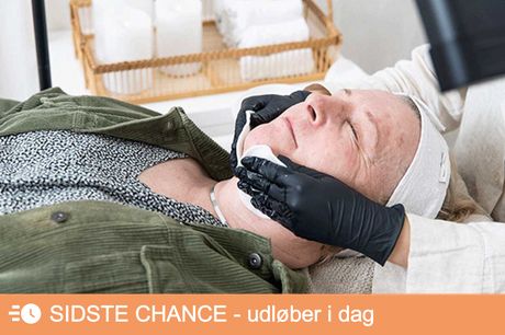 Effektiv ansigtsbehandling . Få en ansigtsbehandling, der både byder på diamantslibning og lysterapi hos NaLa centralt i Odense.