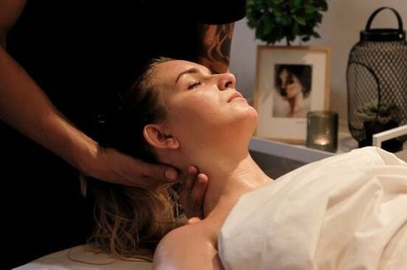 60 min Massage el. parmassage - København K. 4 slags  massage - Få løsnet op i ømme muskler hos erfarne massører