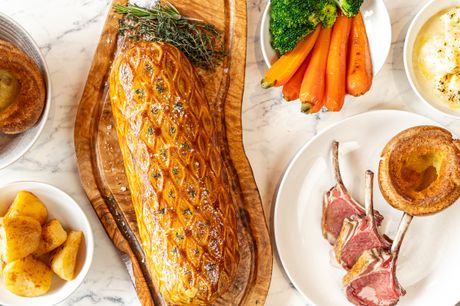 £39 -- 2-course Sunday lunch for 2 at 5-star London hotel