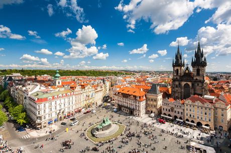 Togrejse til Prag. Oplev den fantastiske tjekkiske hovedstad inkl. 3 overnatninger på hotel, dinner-cruise på Moldau m.m. Rejs fra DK i maj-okt.