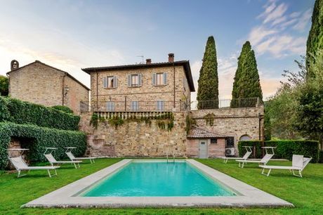 Italia Firenze - Villa De Cerchi a partire da € 7.573,00. Privacy e lusso con piscina tra le verdi colline di Rufina