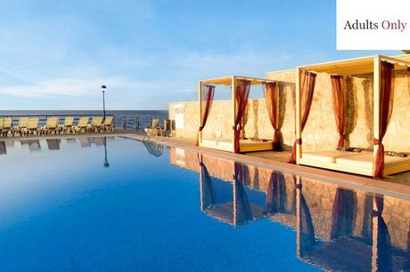 Spagna Maiorca - Hotel Barcelo Illetas Albatros 4* - Adults Only a partire da € 288,00. Elegante soggiorno tra mare e città in mezza pensione 