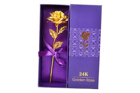 Kærlighed belagt med guld . Vis din kærlighed med en smuk 25 cm lang rose dyppet i 24 karat guld - leveres med ægthedsbevis og i smuk gaveæske.