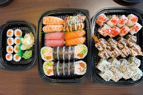Kæmpe sushimenu til takeaway. Hent en menu med 52 lækre stykker sushi til halv pris fra EVERYDAY SUSHI & WOK, og nyd den lækre mad derhjemme.