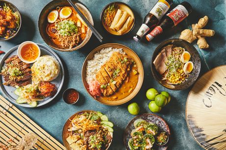 3-retters menu på Kindo. NYHED: Smag på det asiatiske køkken på en helt ny måde med en valgfri starter, hovedret, snack inkl. drikkevare.