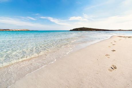 Cipro Cipro - Tasia Maris Oasis 4* a partire da € 110,00. Mezza pensione in hotel dal design contemporaneo a 10 minuti dalla spiaggia