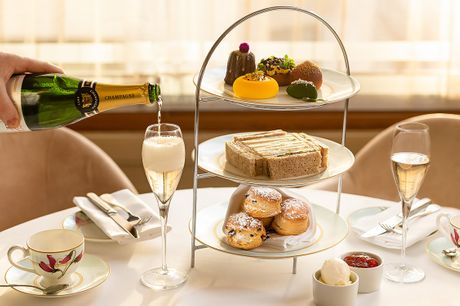 £22.50pp -- Afternoon tea at 'elegant' Mayfair hotel
