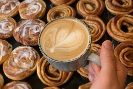 Hos det kvalitetsbevidste og populære bageri BRØD får du valgfri luksuskaffe og hjemmebagt snegl til KUN 49 kr. . Når BRØD ikke bare er brød...Brødet hos BRØD er ikke bare brød. Det er dyrket med kærlighed til ingredienser, processer og det færdige resul