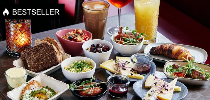 Sammensæt en brunch med 5 eller 7 favoritretter hos Bankeråt, det finurlige hurlumhejhus i Nansensgade.. Om Bankeråt Bankeråt har skiftet ejere flere gange i løbet af årene, men siden grundlæggelsen i 1989 har caféen været garant for en unik caféoplevelse