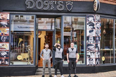 Besøg Don&#039;s Barbershop i centrum af Odense, der værner om den traditionelle og autentiske barberoplevelse for mænd.. 