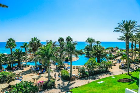 1 uge på 3+* hotel med All Inclusive - beliggende direkte på stranden. Rejs fra BLL/AAL/CPH i nov.-mar.. R2 Pajara BeachR2 Pájara Beach Hotel & Spa er et All Inclusive-hotel for hele familien i første række til vandet. Her får I et stort hotel med