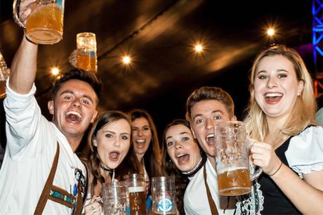 Saml vennerne til en festlig aften med lederhosen, livemusik og inkl. en øl til Københavns Oktoberfest i september.. Om Københavns OktoberfestOktoberfest er en gammel tradition, der startede med et kongeligt bryllup i München for omkring 200 år siden. Bry